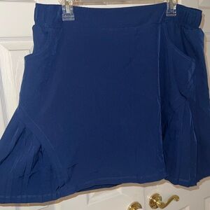 Outdoor project navy blue skort. Size xl